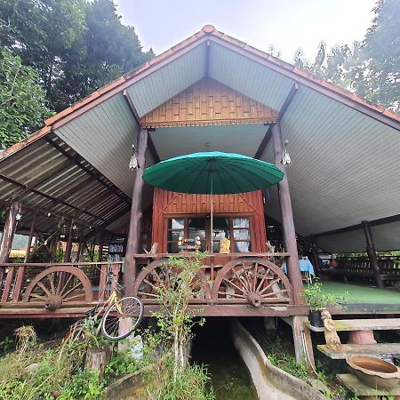 Baan Thabthong Homestay Ban Pak Nam  Eksteriør billede